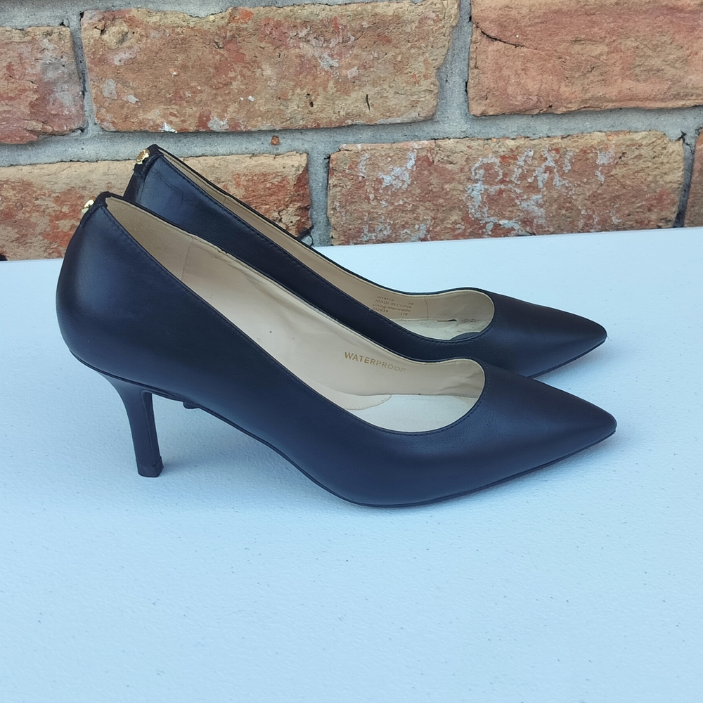 Cole Haan Pointed Heel Black  Women’s Sz 5 - Style #W18173 Waterproof